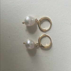 Elegant Gold and Pearl Hoop Earrings
